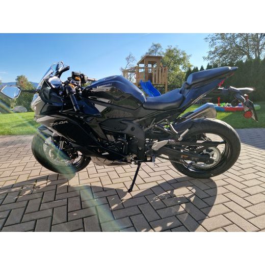 KAWASAKI NINJA ZX-4R METALLIC SPARK BLACK 2025