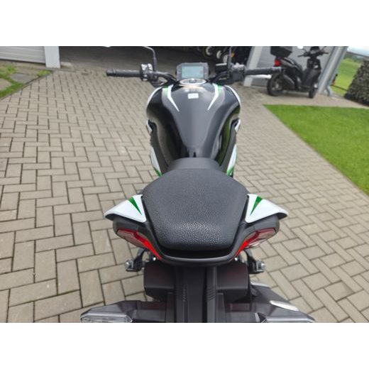 KAWASAKI Z900 PEARL BLIZZARD WHITE 2027