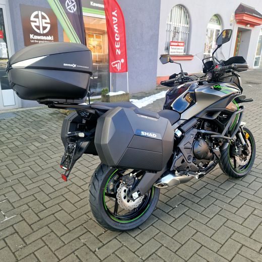 KAWASAKI VERSYS 650 METALLIC MATTE GRAPHENESTEEL GRAY 2025 POUZE 130 KM NAJETO
