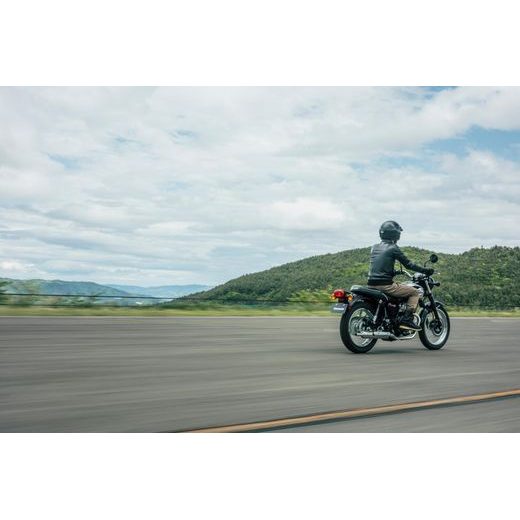 KAWASAKI MEGURO S1 EBONY 2025 POUZE 1900 KM NAJETO