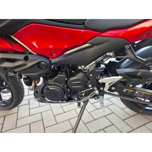 KAWASAKI Z500 SE CANDY PERSIMMON RED 2027
