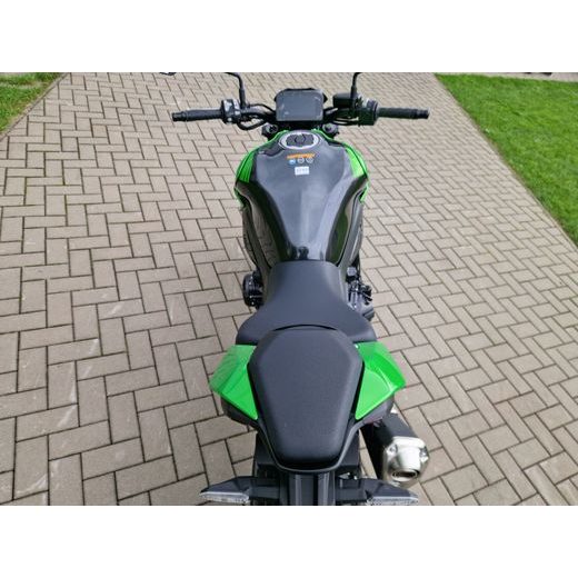 KAWASAKI Z900 CANDY LIME GREEN 2026