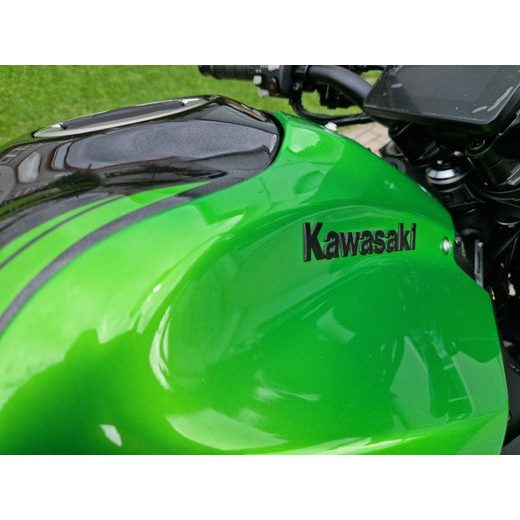 KAWASAKI Z900 CANDY LIME GREEN 2026