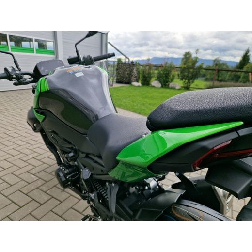 KAWASAKI Z900 CANDY LIME GREEN 2026