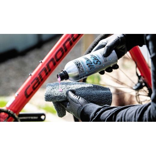 ZÁZRAČNÝ LESK MUC-OFF 947 500ML