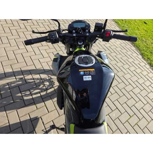 KAWASAKI Z125 PEARL STORM GRAY 2026