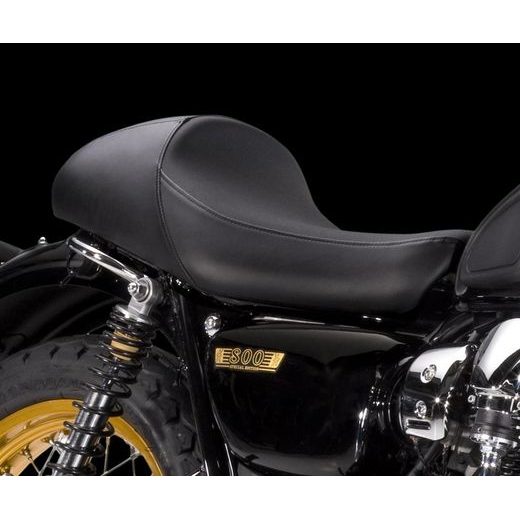 ČERNÉ SPORTOVNÍ SEDLO VE STYLU CAFÉ RACER