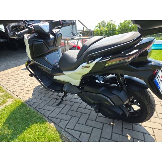 VOGE SR4 MAX 350I LUX WHITE 2025 POUZE 5 TIS. NAJETO