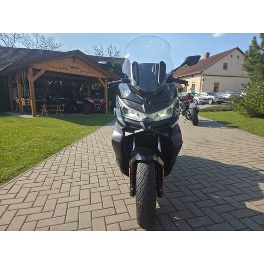 VOGE SR4 350I MAX - PŘEDVÁDĚCÍ SKÚTR