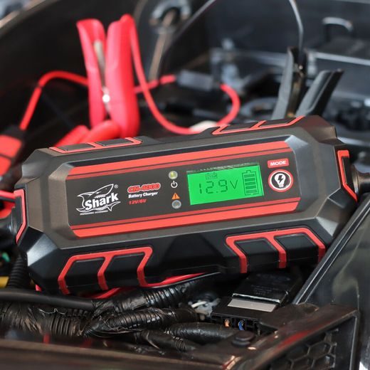 NABÍJEČKA BATERIÍ SHARK CN-4000, 6/12V, IP54, 4A DC