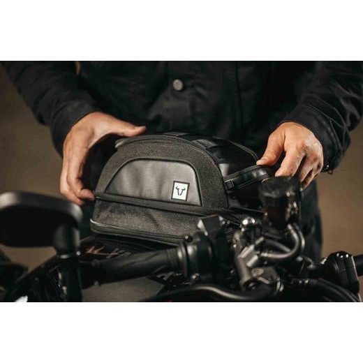 LEGEND GEAR MAGNETIC TANK BAG LT3 3.5 L - 5.5 L. MAGNETICKÉ PŘICHYCENÍ SW-MOTECH