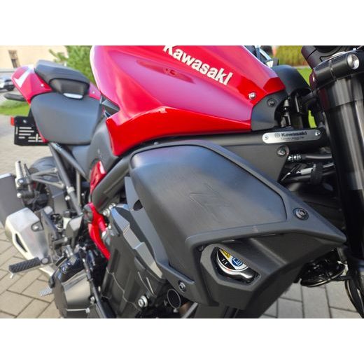 KAWASAKI Z900 CANDY PERSIMMON RED 2027
