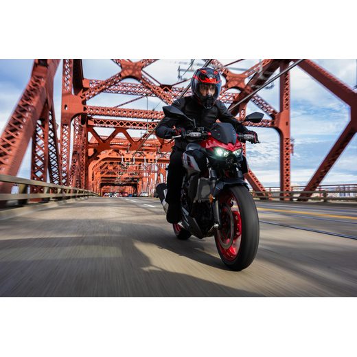 KAWASAKI Z500 SE CANDY PERSIMMON RED 2025
