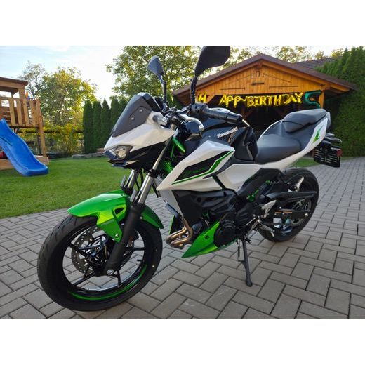 KAWASAKI Z500 SE PEARL BLIZZARD WHITE 2027
