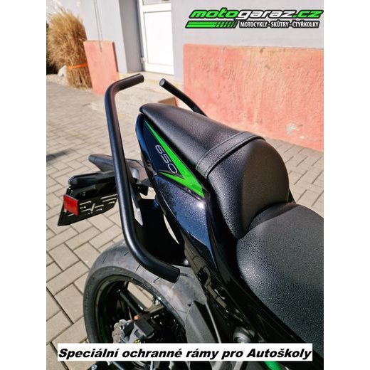 KAWASAKI Z650 S METALLIC MATTE GRAPHENESTEEL GRAY 2026 AUTOŠKOLA S OCHRANNÝMI RÁMY