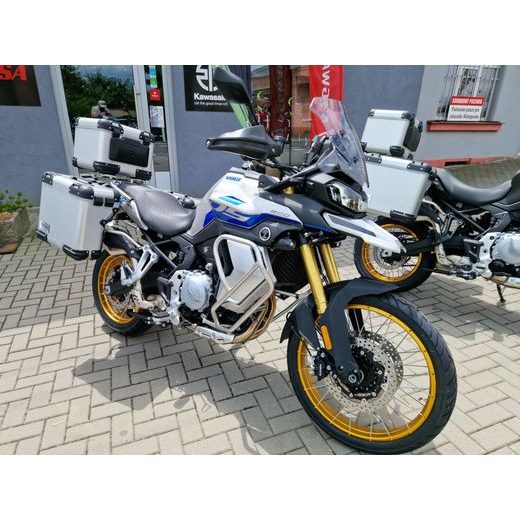 VOGE 900 DSX ZAPŮJČENÍ MOTOCYKLU NA 1 DEN