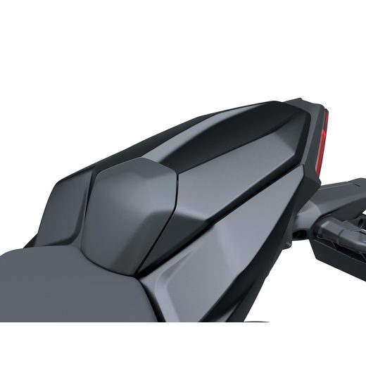 KRYT SEDADLA SPOLUJEZDCE PRO KAWASAKI Z650 S (51A METALLIC CARBON GRAY)