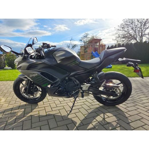 KAWASAKI NINJA 650 METALLIC MATTE GRAPHENESTEEL GRAY 2026