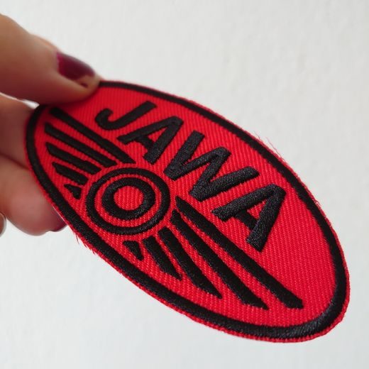 NÁŠIVKA S MOTIVEM JAWA - ČERVENÁ