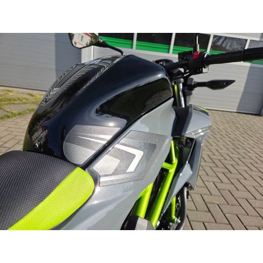 KAWASAKI Z125 PEARL STORM GRAY 2026