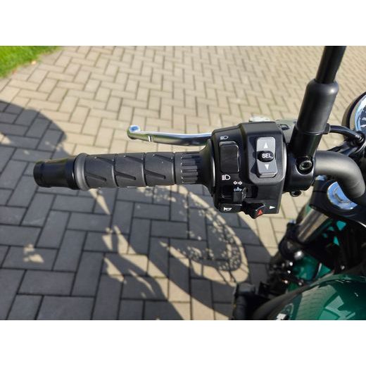 KAWASAKI Z650RS CANDY EMERALD GREEN 2026