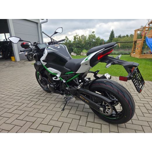 KAWASAKI Z900 PEARL BLIZZARD WHITE 2027