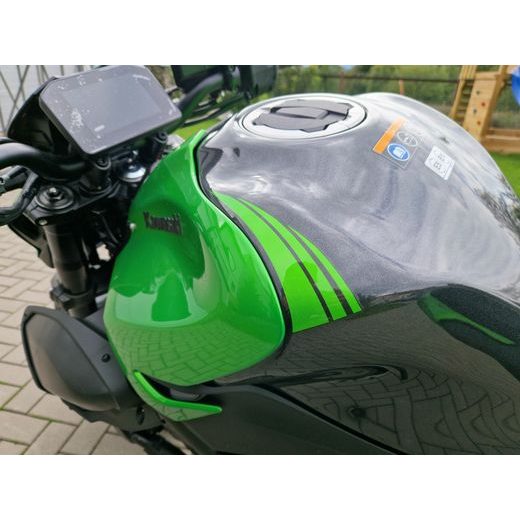 KAWASAKI Z900 CANDY LIME GREEN 2026