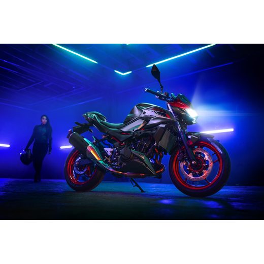 KAWASAKI Z500 SE CANDY PERSIMMON RED 2025