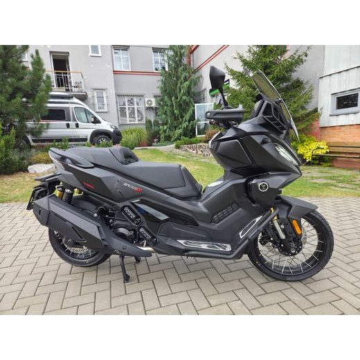 VOGE SR450X ČERNÁ