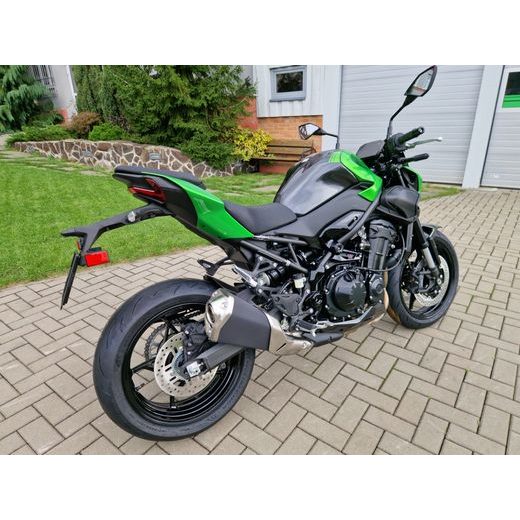 KAWASAKI Z900 CANDY LIME GREEN 2026