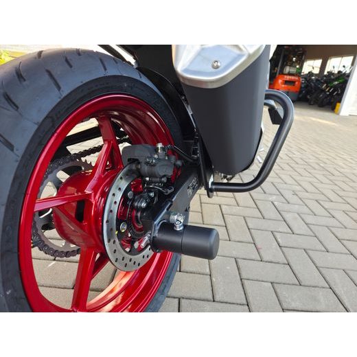 KAWASAKI Z500 SE PEARL BLIZZARD WHITE 2026 AUTOŠKOLA S OCHRANNÝMI RÁMY