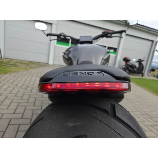BENDA LFC 700 PRO ČERNÁ
