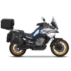 KOMPLETNÍ SADA BOČNÍCH ADVENTURE BRAŠEN SHAD TERRA TR40 A ČERNÉHO HLINÍKOVÉHO 37L TOPCASE, VČETNĚ MONTÁŽNÍ SADY SHAD CF MOTO 800MT