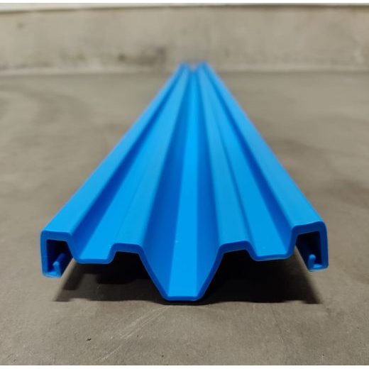 PLASTOVÉ NÁVLEKY K SANÍM