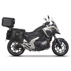 KOMPLETNÁ SADA SEDLOVÝCH BRAŠNÍ SHAD TERRA TR40 ADVENTURE A HLINÍKOVÉHO KUFRA SHAD TERRA BLACK 55L, VRÁTANE MONTÁŽNEJ SADY SHAD HONDA NX 750 X 2021-