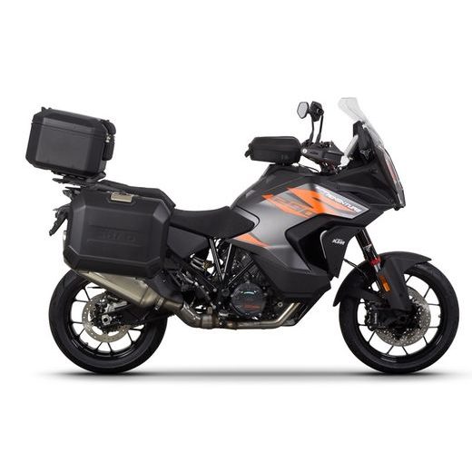 KOMPLETNÁ SADA ČIERNYCH HLINÍKOVÝCH KUFROV SHAD TERRA BLACK, 37 LITROV VRCHNÝ KUFOR, 36/47 LITROV BOČNÉ KUFRE, VRÁTANE MONTÁŽNEJ SADY A PLATNI SHAD KTM SUPER ADVENTURE 1290 (R, S)