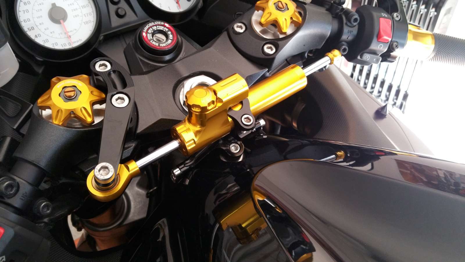 ZZR 1400 - Kompletní sada tlumiče řízení - ARASHI - KAWASAKI