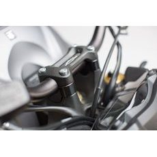 SW MOTECH ZVÝŠENÍ ŘÍDÍTEK 20MM ČERNÉ, SUZUKI GSX-S 1000/F (15-)