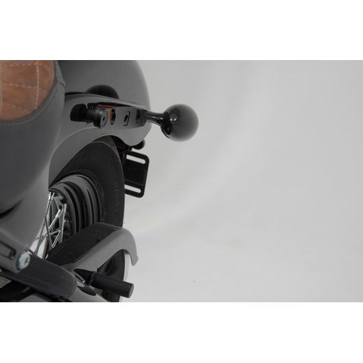 SW MOTECH SLH NOSIČ LEVÝ HARLEY-DAVIDSON SOFTAIL STREET BOB (17-).