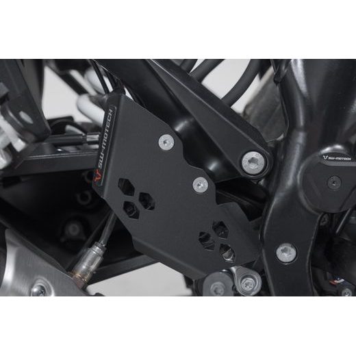 SW MOTECH KRYT ZADNÍ BRZDOVÉ PUMPY KTM 1290 SUPER ADVENTURE (21-)
