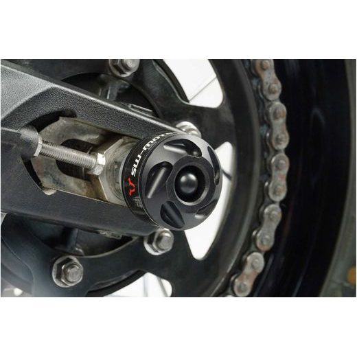 SW MOTECH PADACÍ PROTEKTORY NA ZADNÍ OSU TRIUMPH TIGER 800 (10-)