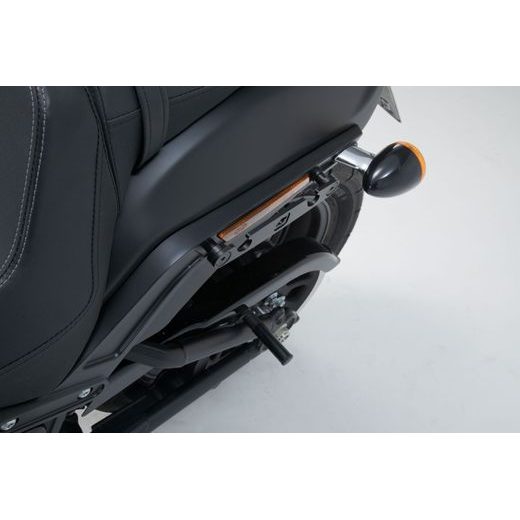 SW MOTECH LEGEND GEAR SIDE BAG SYSTEM LH. HARLEY-DAVIDSON SOFTAIL FAT BOB (17-)