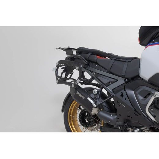 SW MOTECH TRAX ADV ALUMINIUM CASE SYSTEM AKRAPOVIC BLACK. 45/45 L. BMW R 1300 GS ADV. (24-