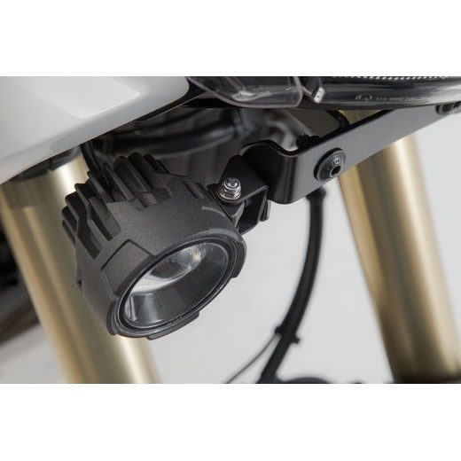 SW MOTECH SADA: DÁLKOVÁ SVĚTLA KIT DRŽÁKY PRO YAMAHA 700 TÉNÉRÉ (19-)