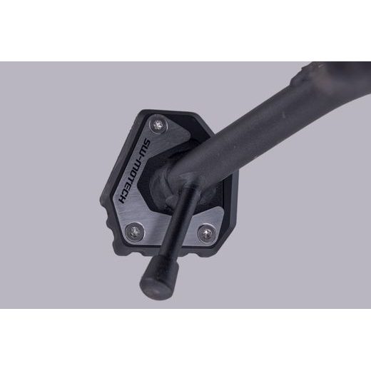 SW MOTECH ROZŠÍŘENÍ STOJÁNKU BLACK/SILVER. BENELLI LEONCINO 800 / 800 TRAIL.