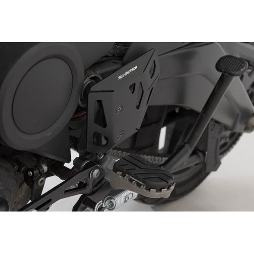 SW MOTECH KRYT RÁMU LEVÝ ČERNÝ,HARLEY-DAVIDSON PAN AMERICA (21-).