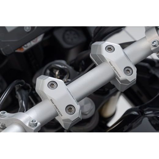 SW MOTECH VARIABILNÍ ZVÝŠENÍ ŘÍDÍTEK O PRŮMĚRU 28MM, H 28, STŘÍBRNÉ
