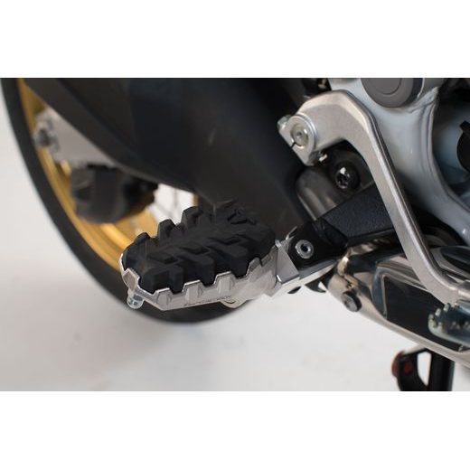 SW MOTECH STUPAČKY EVO PRO: HONDA NT1100 (21-), XL750 (22-).