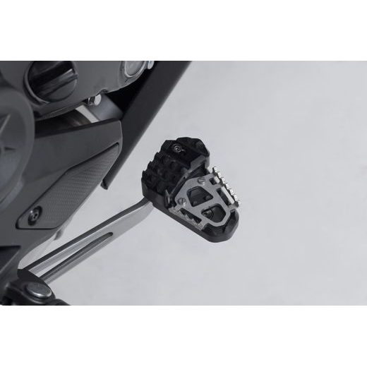 SW MOTECH ROZŠÍŘENÍ BRZDOVÉHO PEDÁLU KAWASAKI VERSYS 650 (21-).