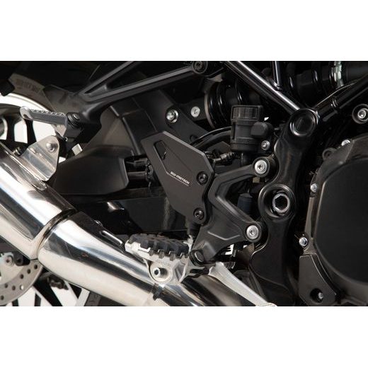 SW MOTECH KRYT ZADNÍ BRZDOVÉ PUMPY KAWASAKI Z900RS / CAFE (17-).